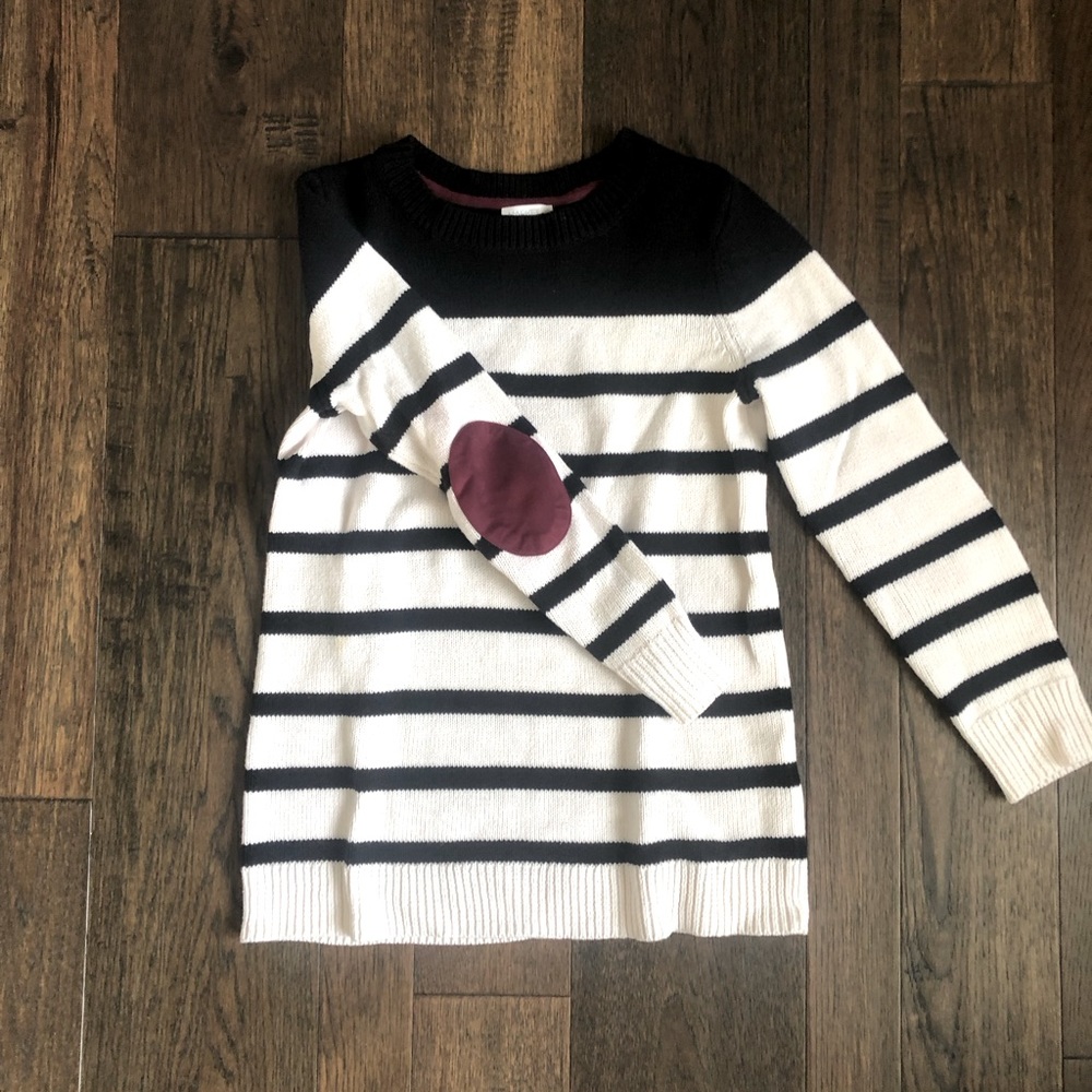 Market and Spruce black and white knot sweater with elbow patch.